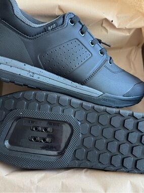 NWT Specialized 2FO DH Clip Mountain Bike Shoes 43.5 EU Mens USA 10.25 Slate